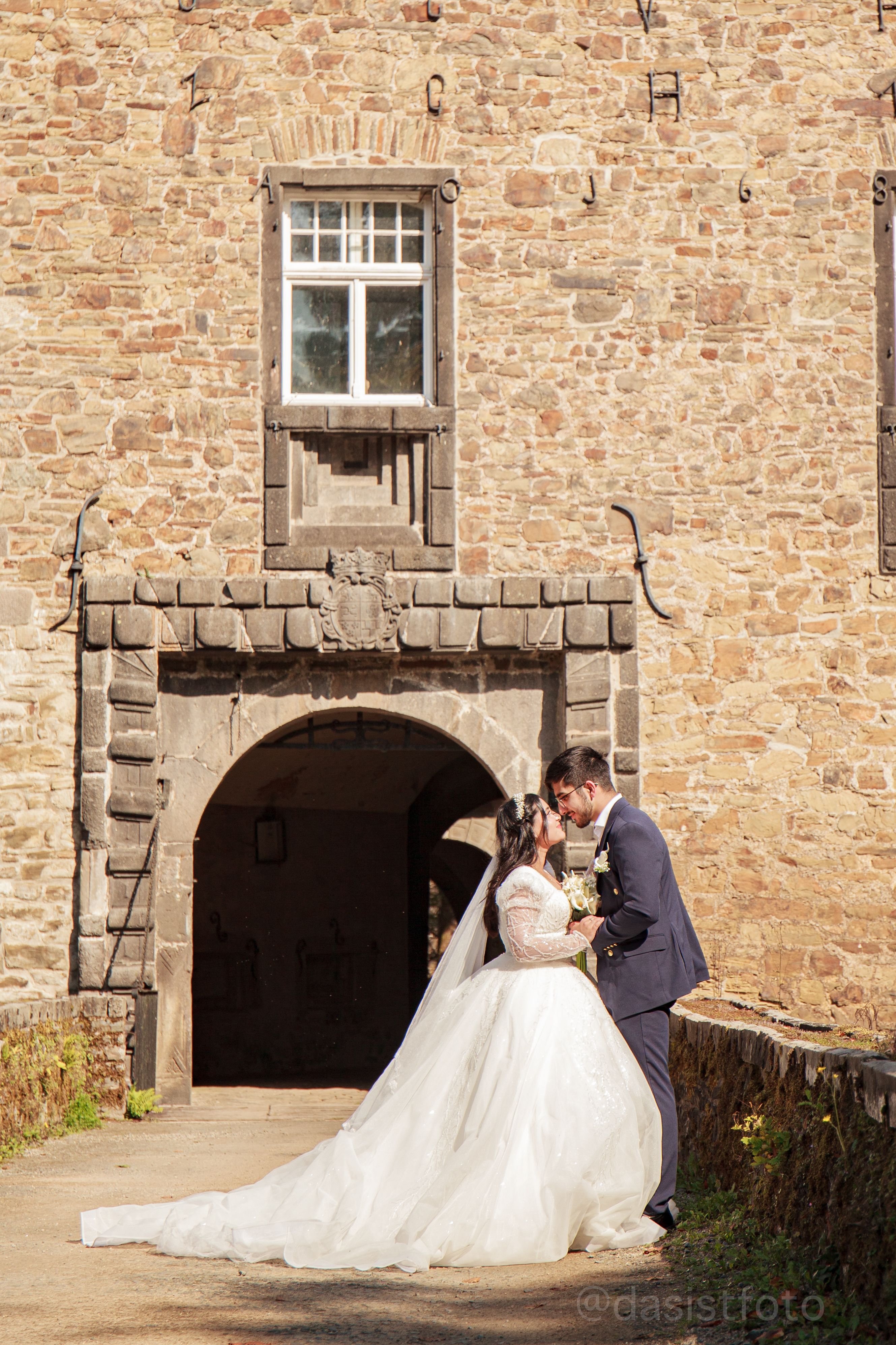 Marie & Jonas — Weingut · Koblenz · Brautpaar